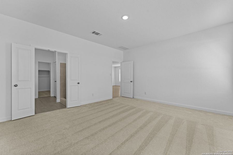 Spacious, unfurnished interior of a new home in Hidden Trails: Coastline Collection, Bulverde (Image 15).