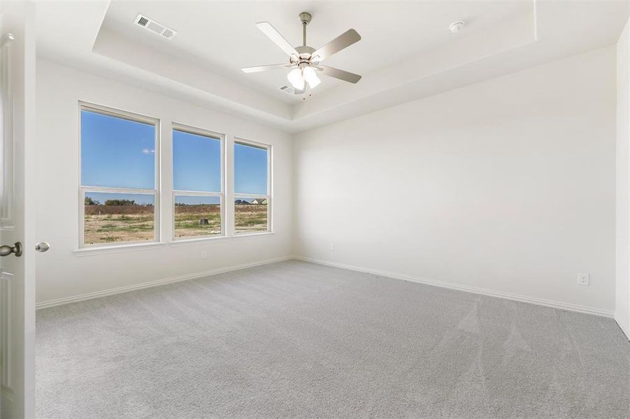 Spacious, unfurnished interior of a new home in Clear Sky Addition, Valley View (Image 21).