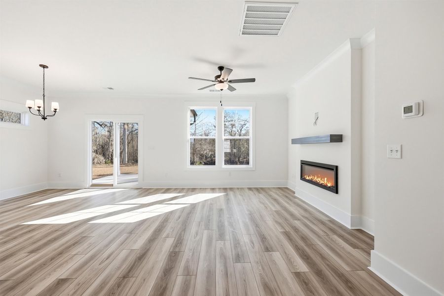 Spacious, unfurnished interior of a new home in Oak Hollow, Longs (Image 11).