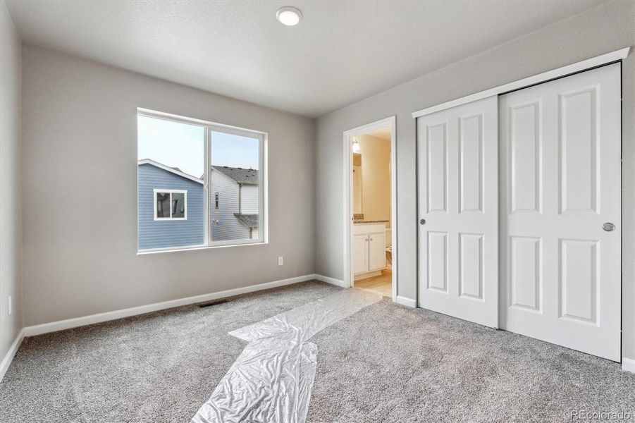 Spacious, unfurnished interior of a new home in Pintail Commons at Johnstown Village, Johnstown (Image 11).