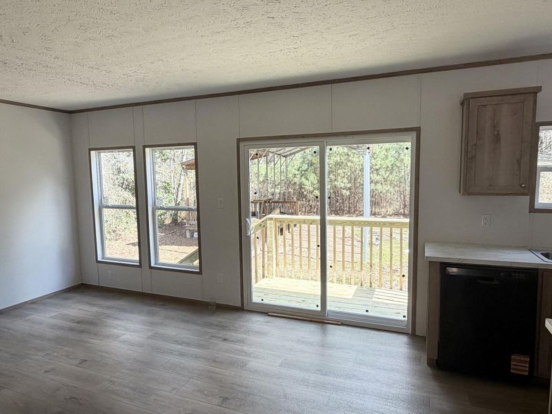 Spacious, unfurnished interior of a new home in , Walterboro (Image 7).