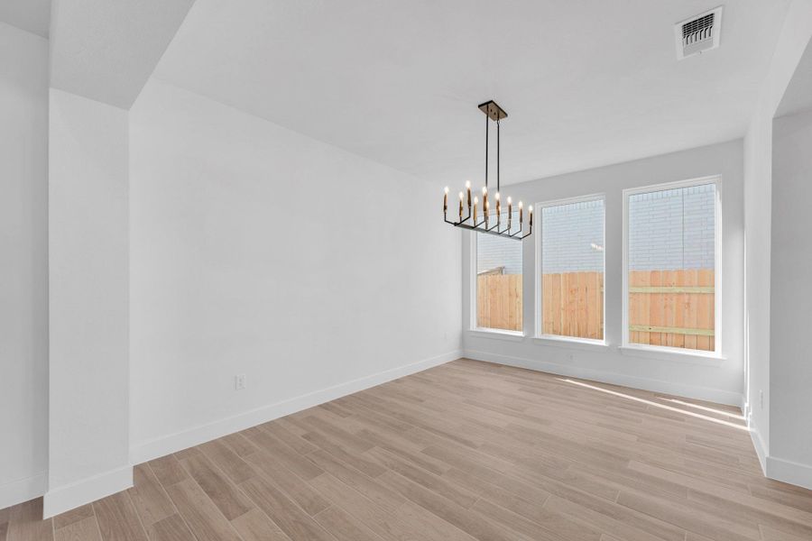 Spacious, unfurnished interior of a new home in Nolina, Georgetown (Image 21).