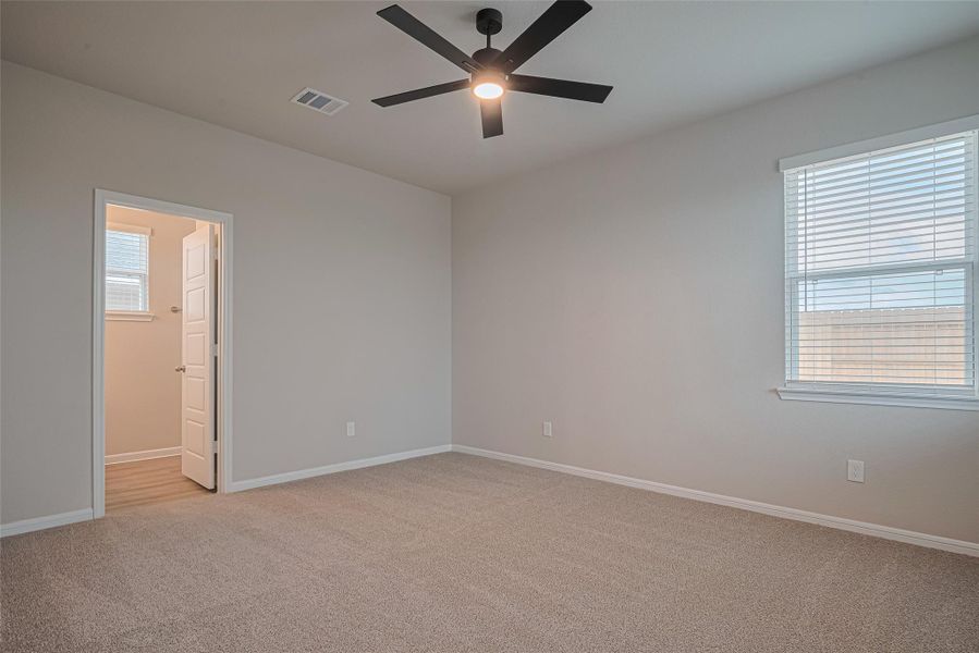 Spacious, unfurnished interior of a new home in La Segarra, Brookshire (Image 34).