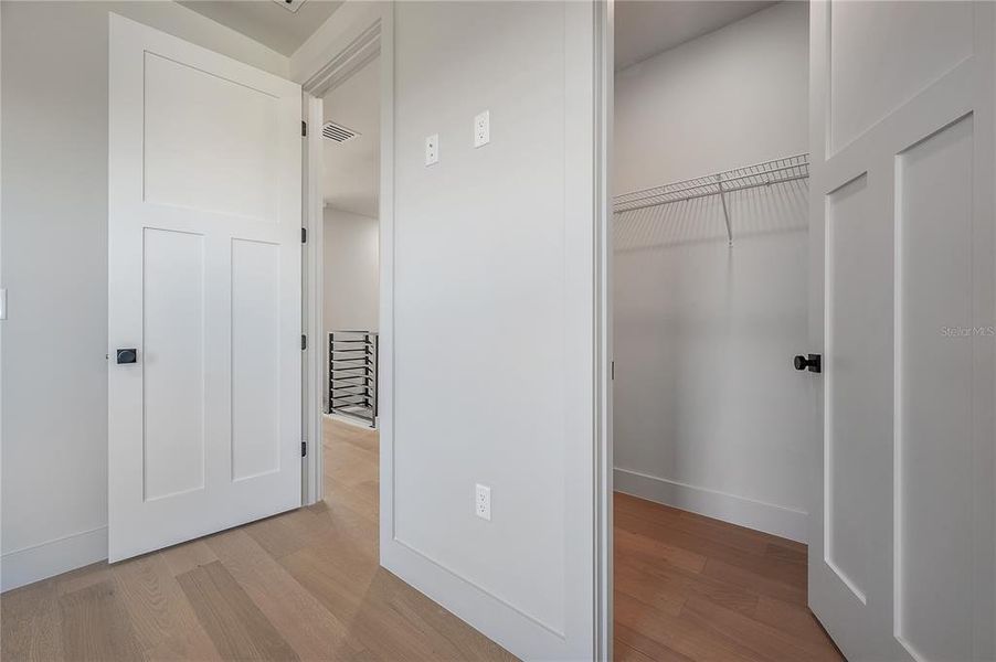 Spacious, unfurnished interior of a new home in , Tampa (Image 19).