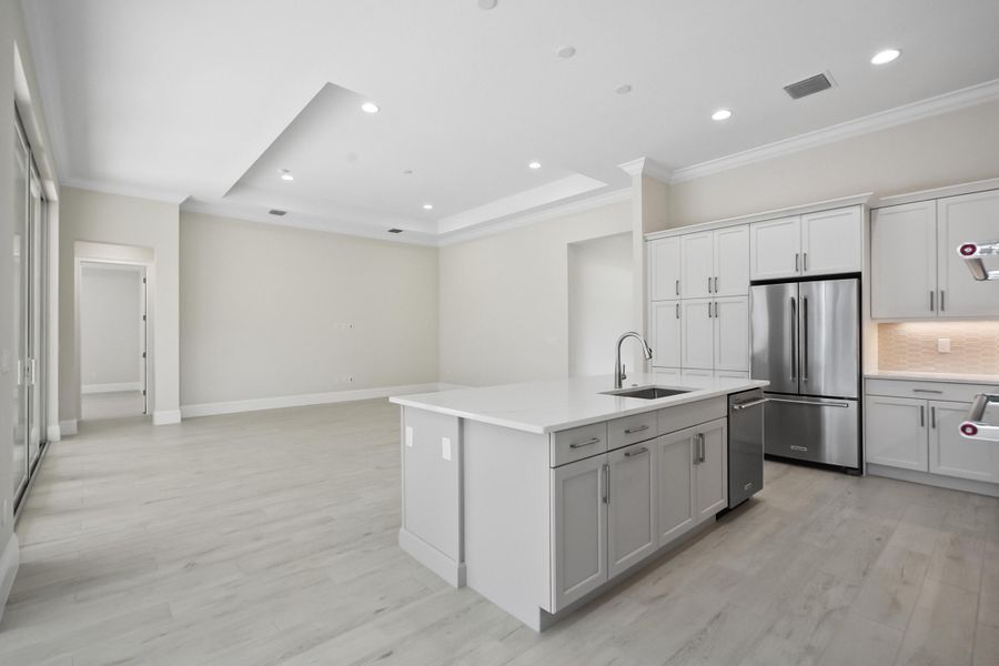 4232 Montagu Ave_Amaryllis_Lot 15_28