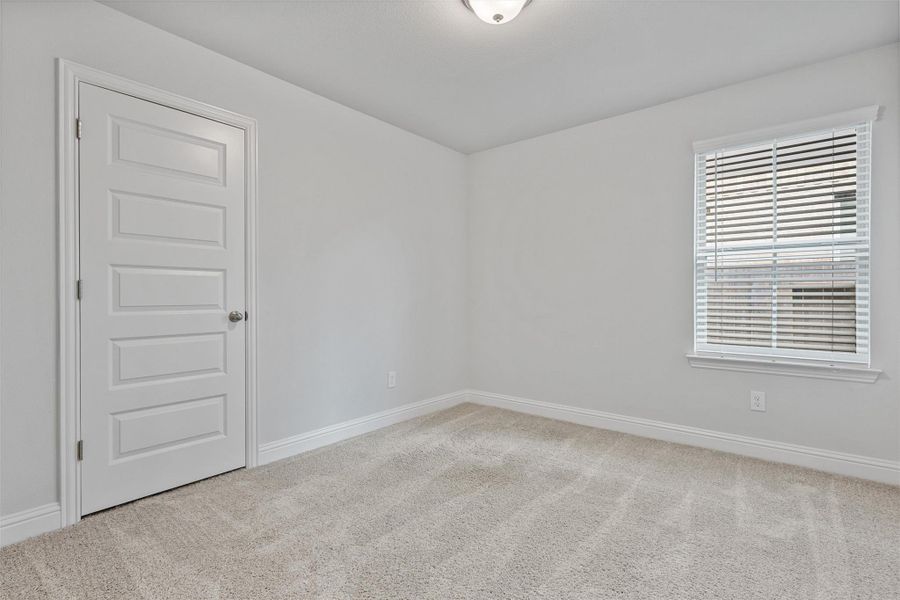 Spacious, unfurnished interior of a new home in Lago Mar, Galveston (Image 26).