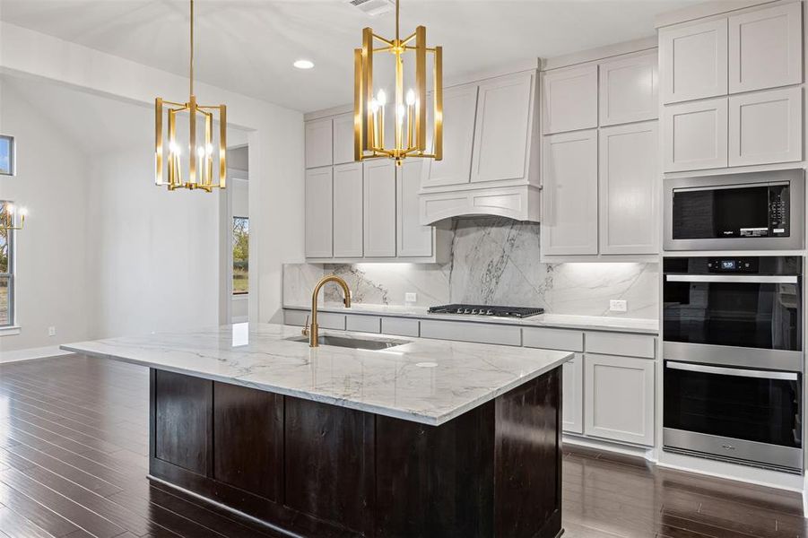 Furnished interior view inside a new home in Tuscan Estates (1 Acre Lots), Waxahachie (Image 5). Furnished interior view inside a new home in Tuscan Estates (1 Acre Lots), Waxahachie (Image 5).