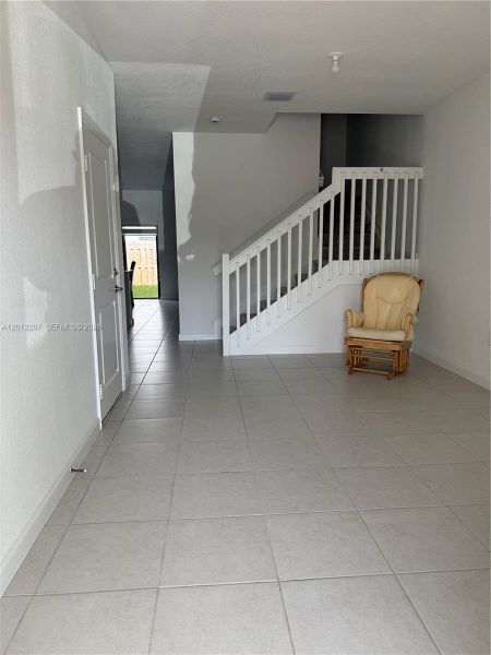 Spacious, unfurnished interior of a new home in , Miami (Image 21).