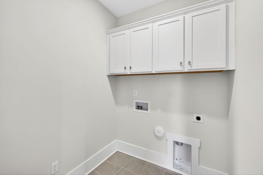 Spacious, unfurnished interior of a new home in Edgewater - Harbor Pointe, Lancaster (Image 20).