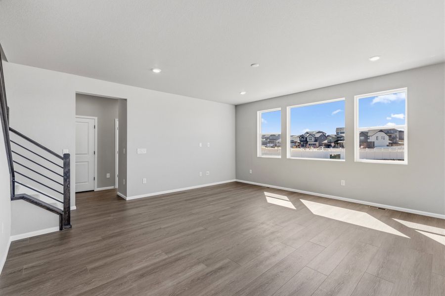 Spacious, unfurnished interior of a new home in The Estates Collection at Murphy Creek, Aurora (Image 14).