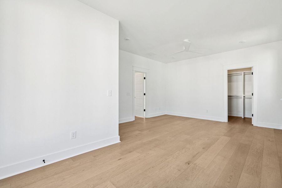 Spacious, unfurnished interior of a new home in Overlook at Copahee Sound, Awendaw (Image 25).