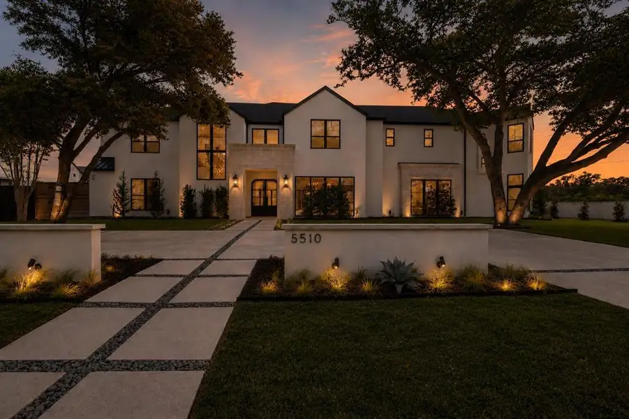 Front exterior of a new home in , Dallas, TX, highlighting curb appeal (Image 25). Front exterior of a new home in , Dallas, TX, highlighting curb appeal (Image 25).