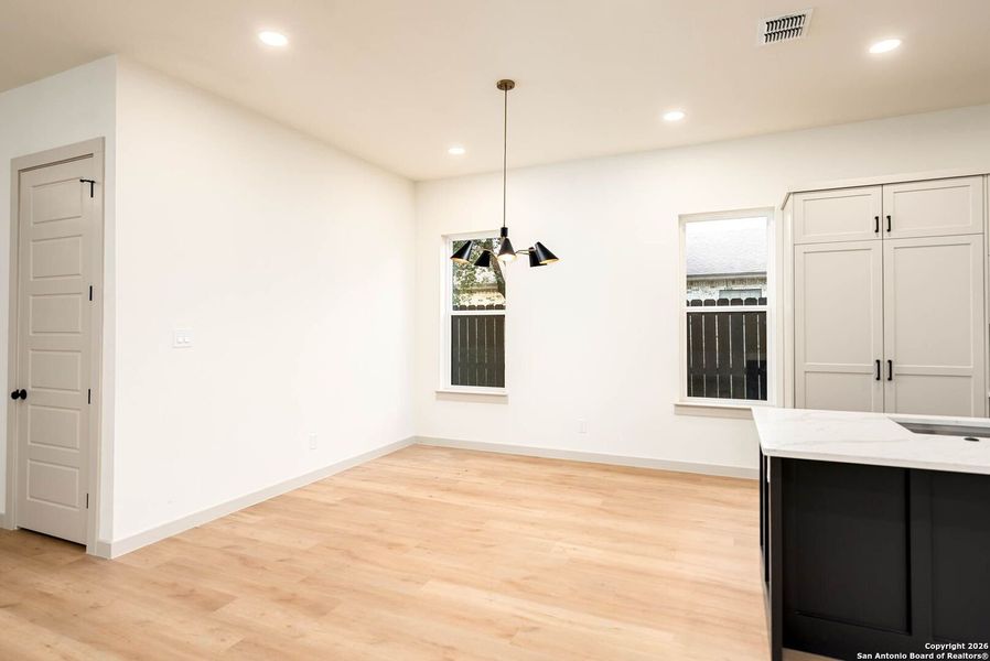 Spacious, unfurnished interior of a new home in , San Antonio (Image 43).