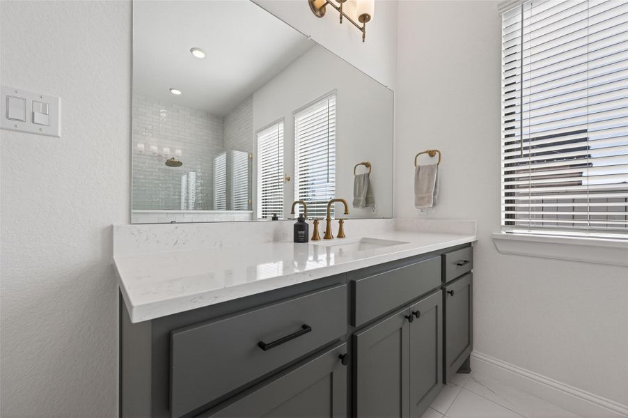 His and Her vanities His and Her vanities