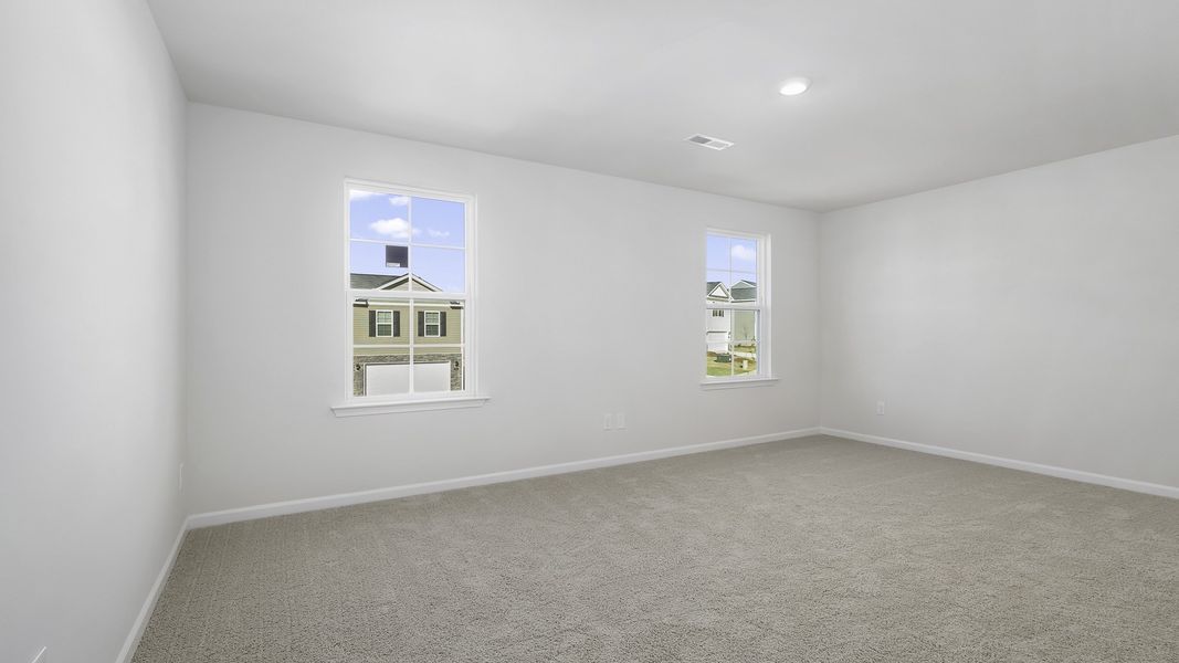 Spacious, unfurnished interior of a new home in Willow Mill, Thomasville (Image 16).
