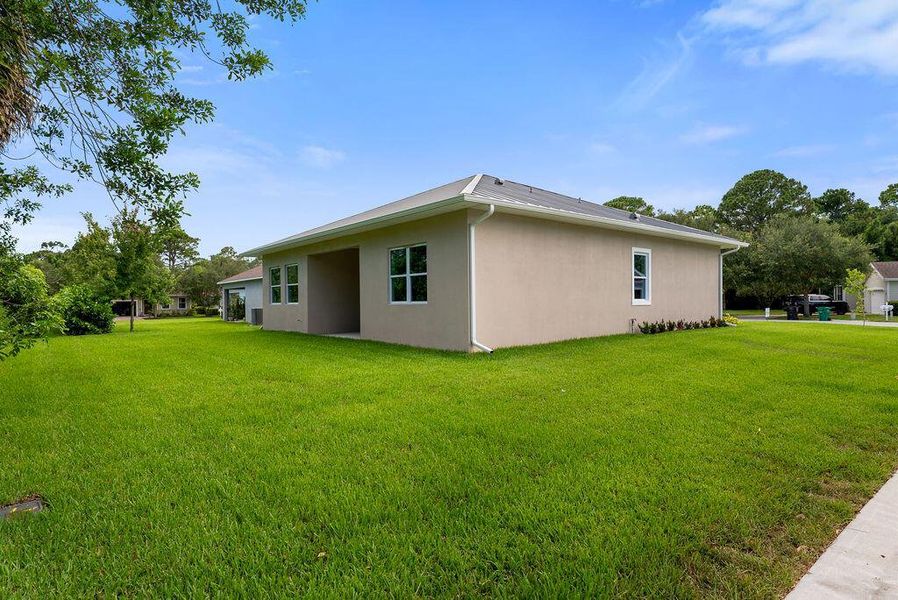 Spacious, unfurnished interior of a new home in , Port St. Lucie (Image 17).
