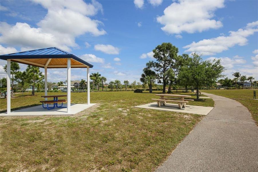 Community amenities in , Port Charlotte (Image 43).