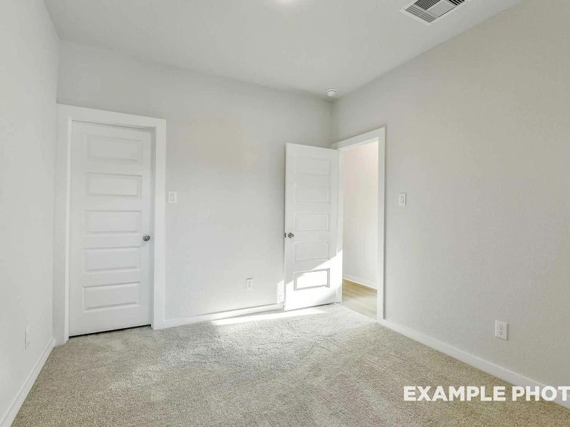 Spacious, unfurnished interior of a new home in Caney Creek Place, Conroe (Image 20).