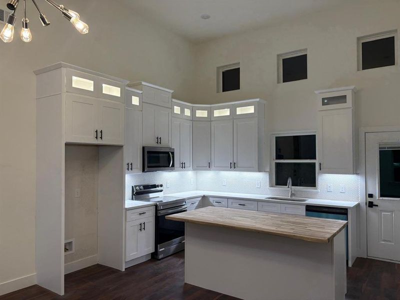 Furnished interior view inside a new home in , Granbury (Image 5).