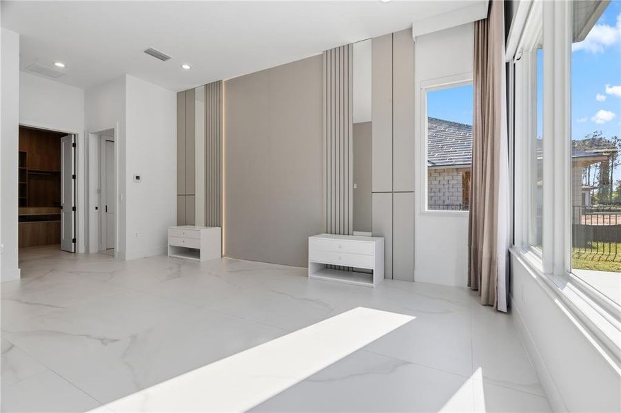 Spacious, unfurnished interior of a new home in , Montverde (Image 58).