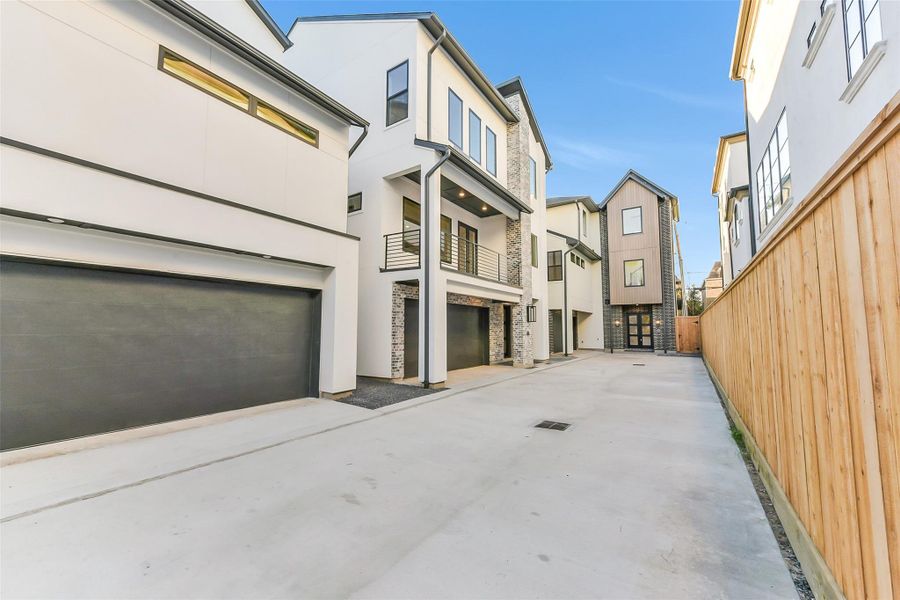 Exterior details and patio area of a home in , Houston (Image 26).