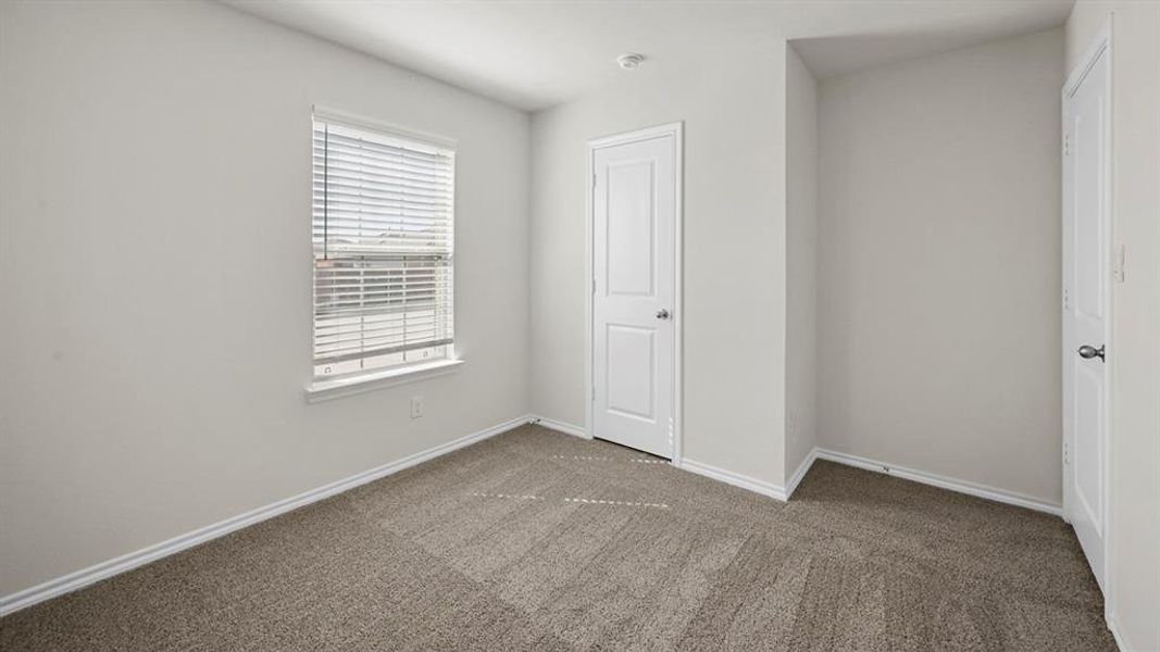 Spacious, unfurnished interior of a new home in Forestbrook Estates, Paris (Image 29).
