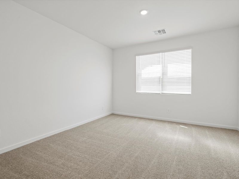 Spacious, unfurnished interior of a new home in Mountain View Estates Reserve Series, Buckeye (Image 13).