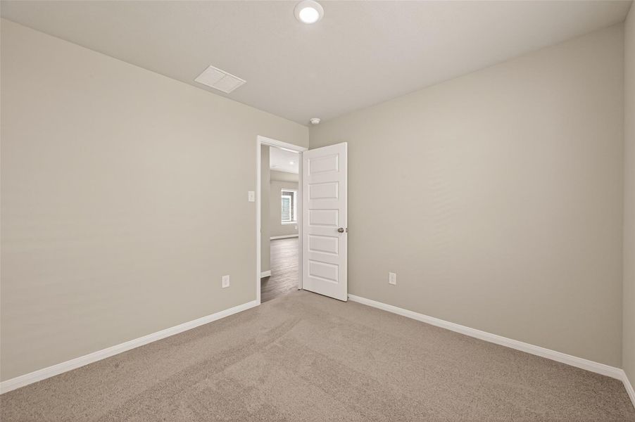 Spacious, unfurnished interior of a new home in Wayside Village, Houston (Image 32).