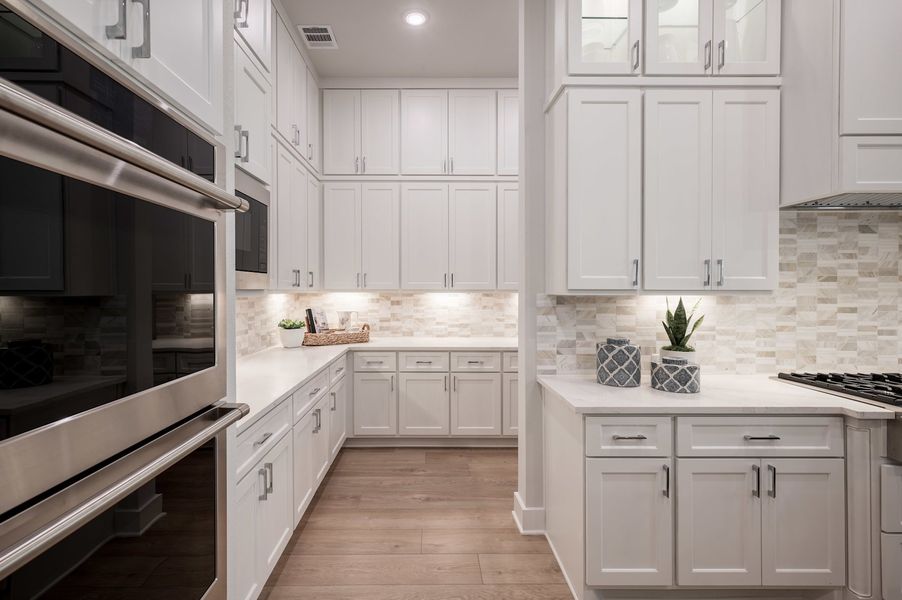 Representative furnished interior of a home built from the Meritage by Tri Pointe Homes in Legacy Grove, Montgomery (Image 90).