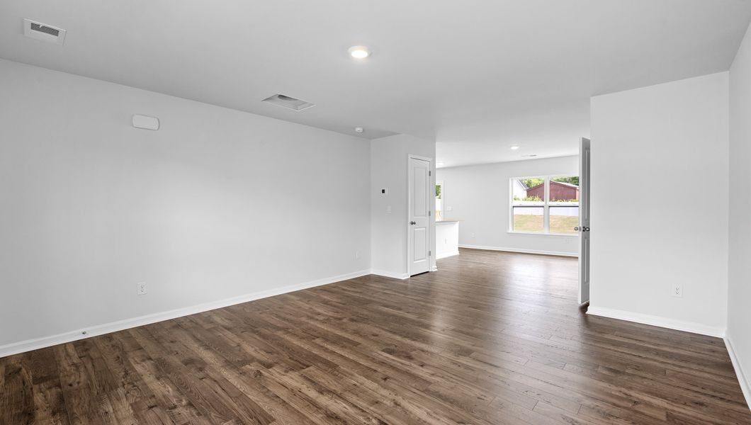 Spacious, unfurnished interior of a new home in Varner Station, Woodruff (Image 14).