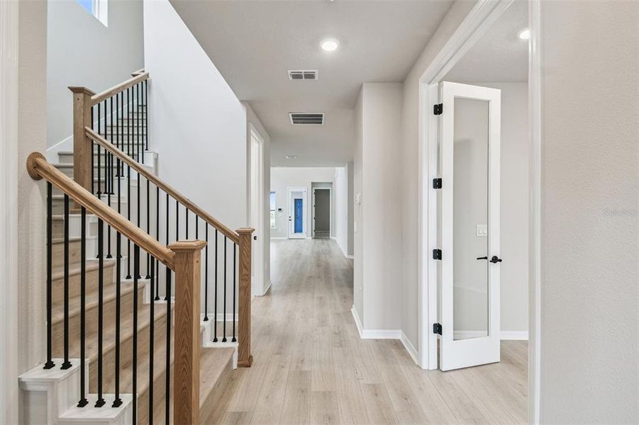 Spacious, unfurnished interior of a new home in Weslyn Park in Sunbridge 34', St. Cloud (Image 38).