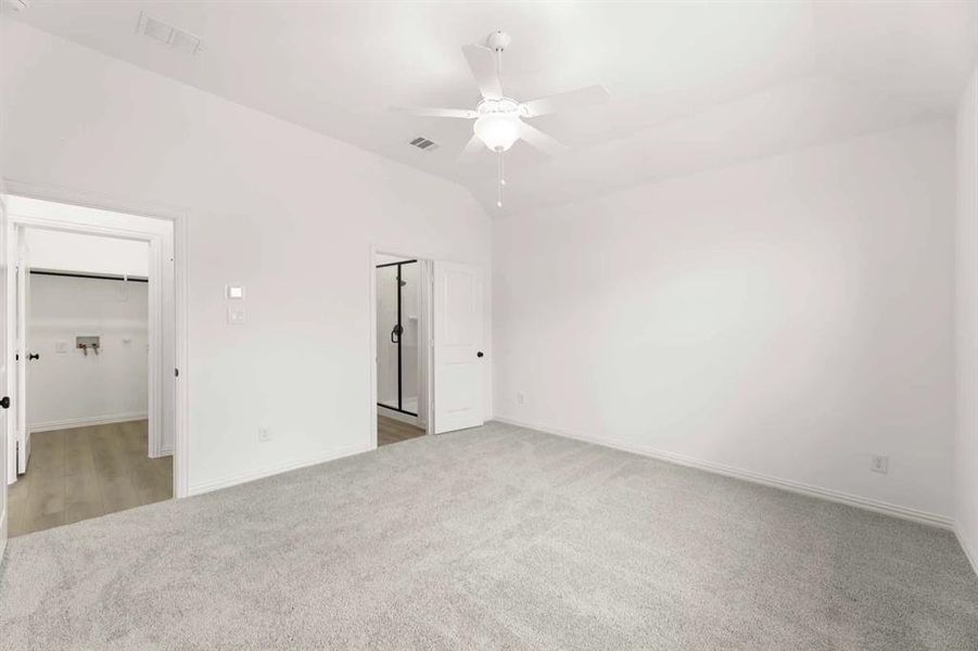 Spacious, unfurnished interior of a new home in Creekview Fossil Ridge, Pilot Point (Image 15). Spacious, unfurnished interior of a new home in Creekview Fossil Ridge, Pilot Point (Image 15).