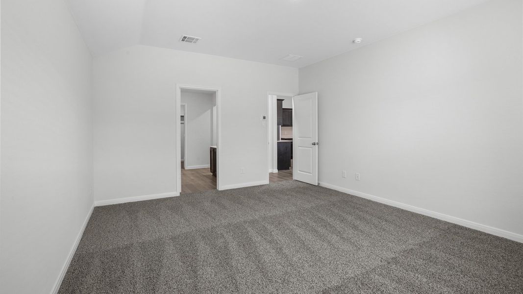 Spacious, unfurnished interior of a new home in Saddlebrook, Waxahachie (Image 27).