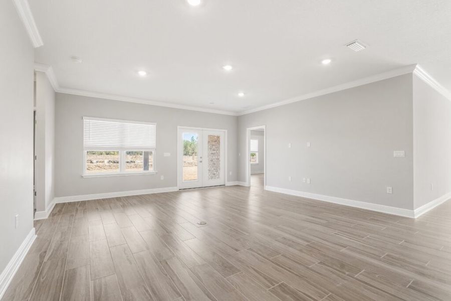 Spacious, unfurnished interior of a new home in Lake Merial, Panama City (Image 22). Spacious, unfurnished interior of a new home in Lake Merial, Panama City (Image 22).