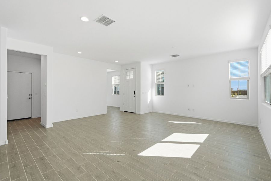 Spacious, unfurnished interior of a new home in Artisan at Asante, Surprise (Image 18). Spacious, unfurnished interior of a new home in Artisan at Asante, Surprise (Image 18).
