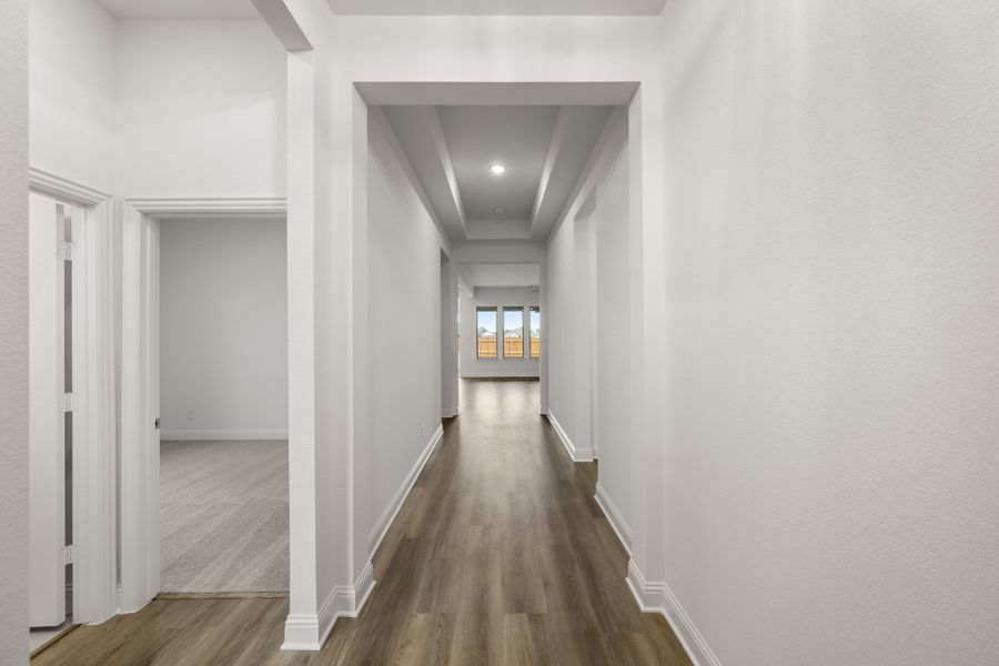 Spacious, unfurnished interior of a new home in Vista Point, Grandview (Image 13).