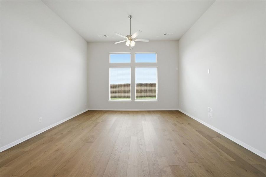 Spacious, unfurnished interior of a new home in Westridge, McKinney (Image 15).