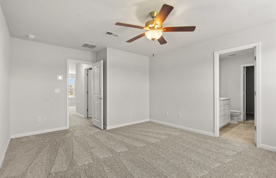 Spacious, unfurnished interior of a new home in Crestview, Spartanburg (Image 18). Spacious, unfurnished interior of a new home in Crestview, Spartanburg (Image 18).