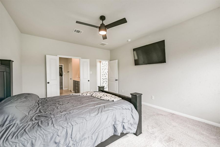 Furnished interior view inside a new home in Kendall Lakes, Alvin (Image 34). Furnished interior view inside a new home in Kendall Lakes, Alvin (Image 34).