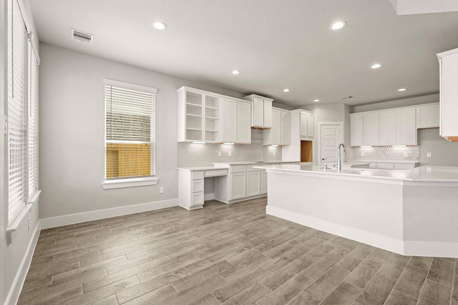 Furnished interior view inside a new home in Briarwood Crossing, Rosenberg (Image 9).