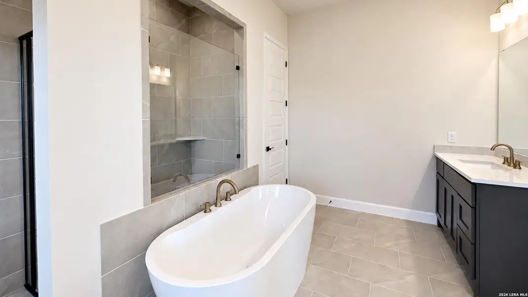 Furnished interior view inside a new home in Cibolo Valley Heights, Cibolo (Image 11).