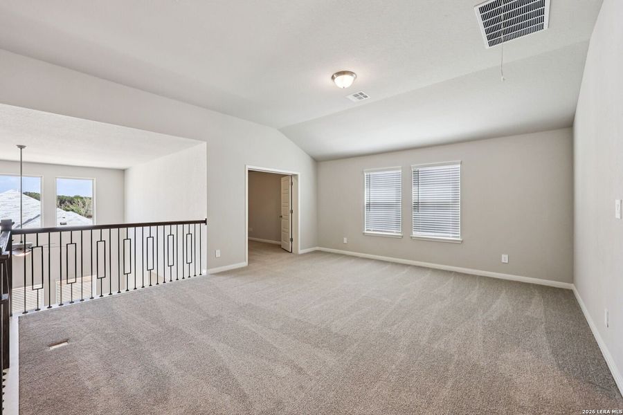 Spacious, unfurnished interior of a new home in Fox Falls, Boerne (Image 23).