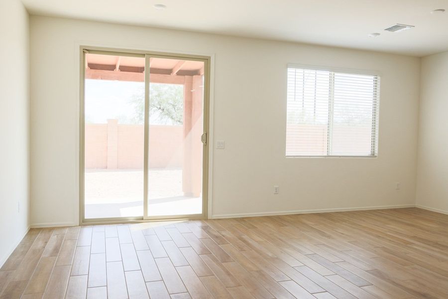 Spacious, unfurnished interior of a new home in Entrada Del Pueblo at Rancho Sahuarita, Sahuarita (Image 5). Spacious, unfurnished interior of a new home in Entrada Del Pueblo at Rancho Sahuarita, Sahuarita (Image 5).