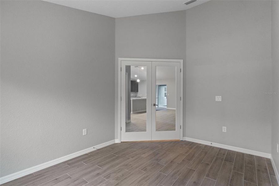 Spacious, unfurnished interior of a new home in , Beverly Hills (Image 20). Spacious, unfurnished interior of a new home in , Beverly Hills (Image 20).