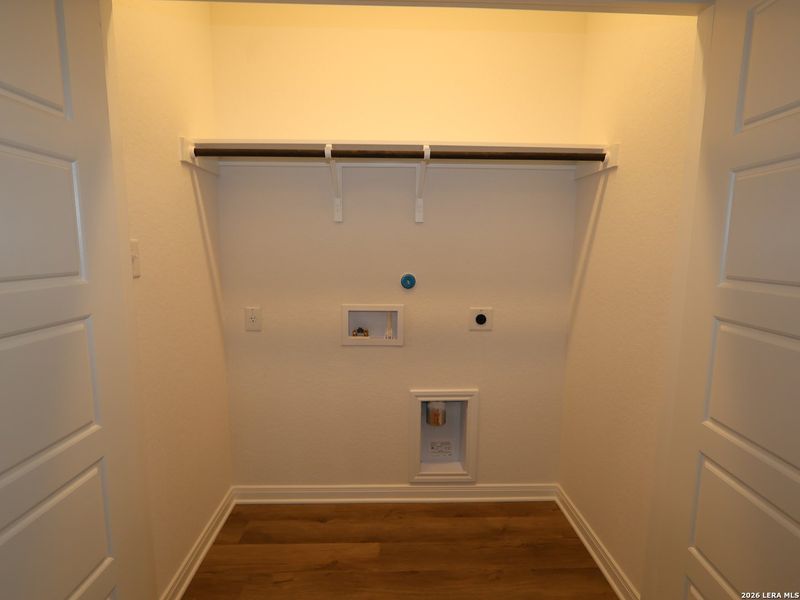 Spacious, unfurnished interior of a new home in Park Place, New Braunfels (Image 25).