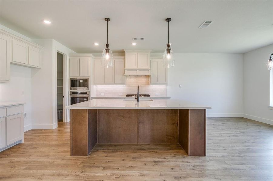 Furnished interior view inside a new home in Sweetgrass, Haslet (Image 6).
