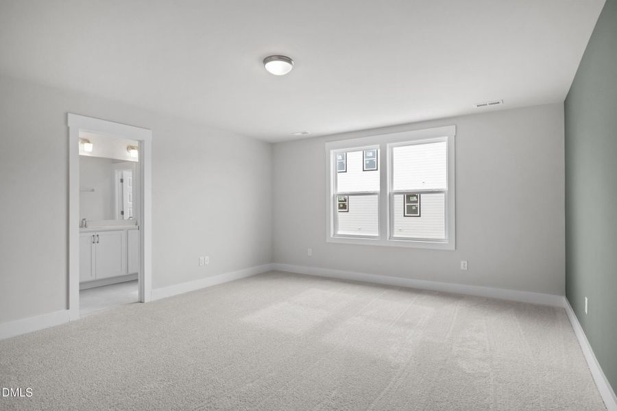 022_AP2-0313 Primary Bedroom_3 - Medium