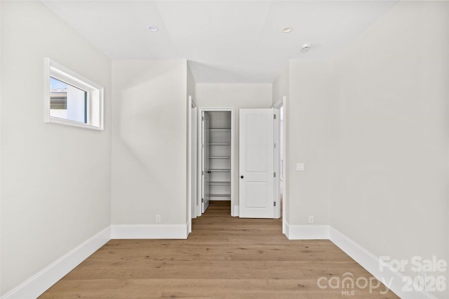 Spacious, unfurnished interior of a new home in , Davidson (Image 35).