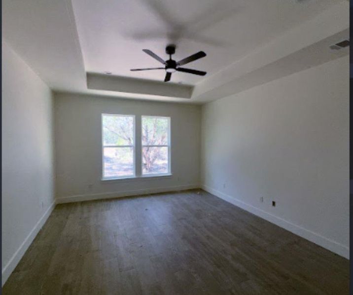 Spacious, unfurnished interior of a new home in , Wimberley (Image 5).