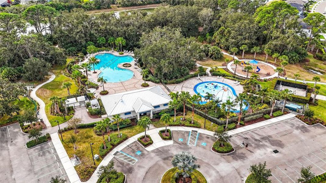 Community amenities in Summerwoods, Parrish (Image 39).